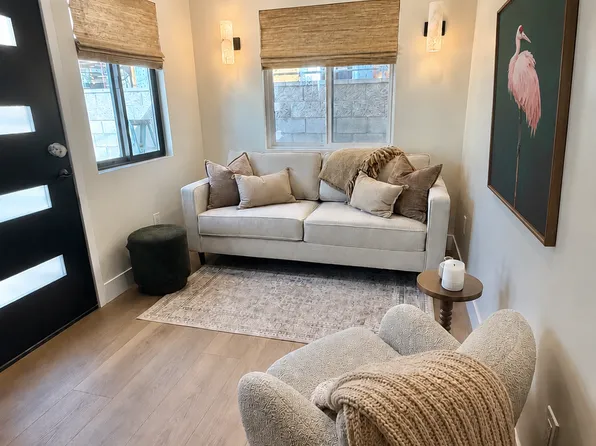 183 Rochester St #B1, Costa Mesa, CA 92627