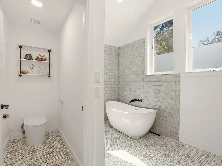 1917 S Stevens St — Photo 13