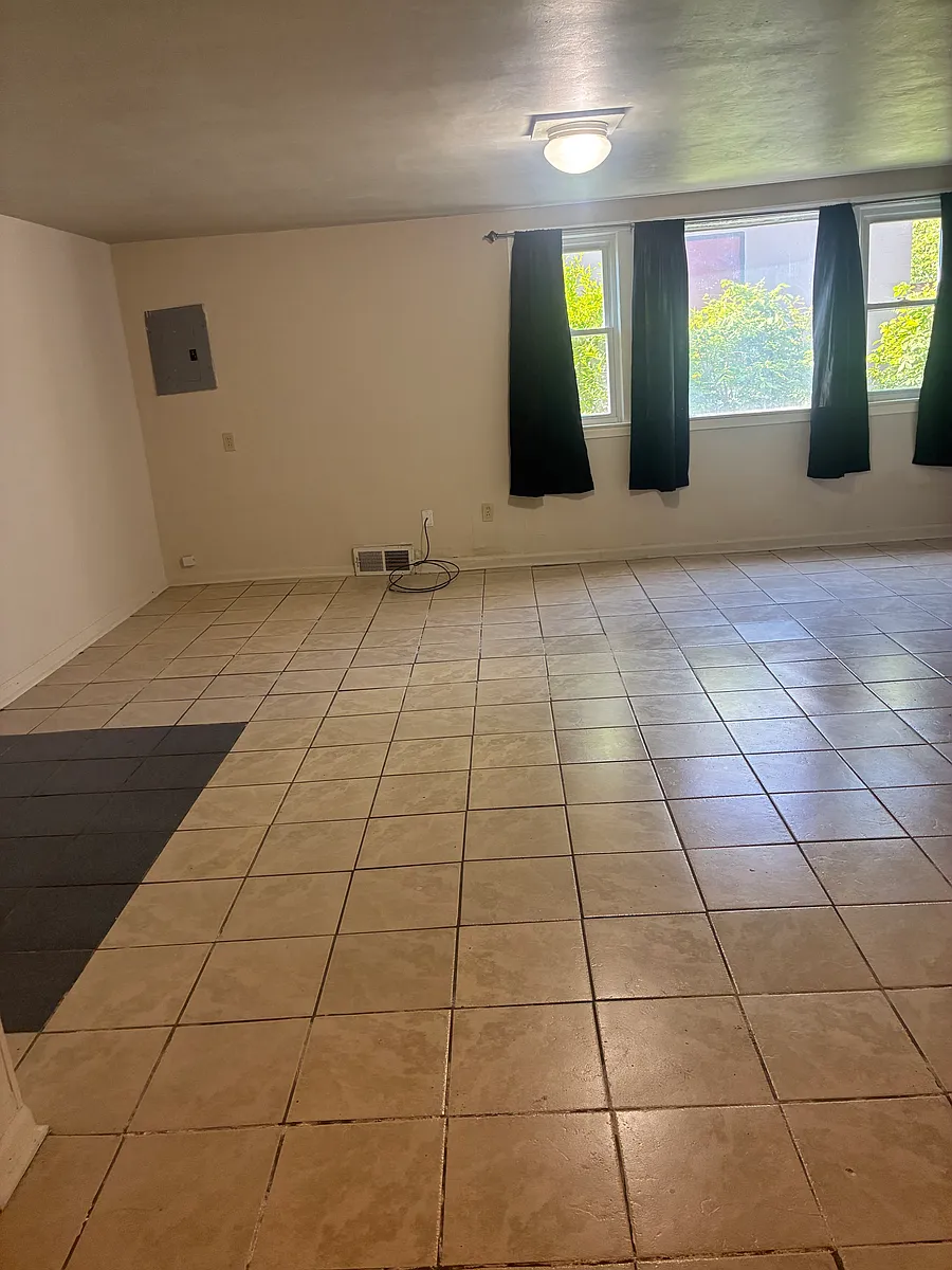 Building Photo - 2706 W Jolly Rd #COMMERCIAL