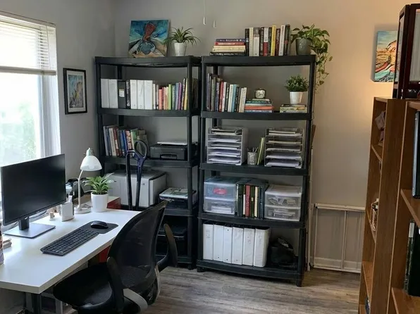 615 Center St, Herndon, VA 20170