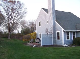 211 Corey Ln, Middletown, RI 02842