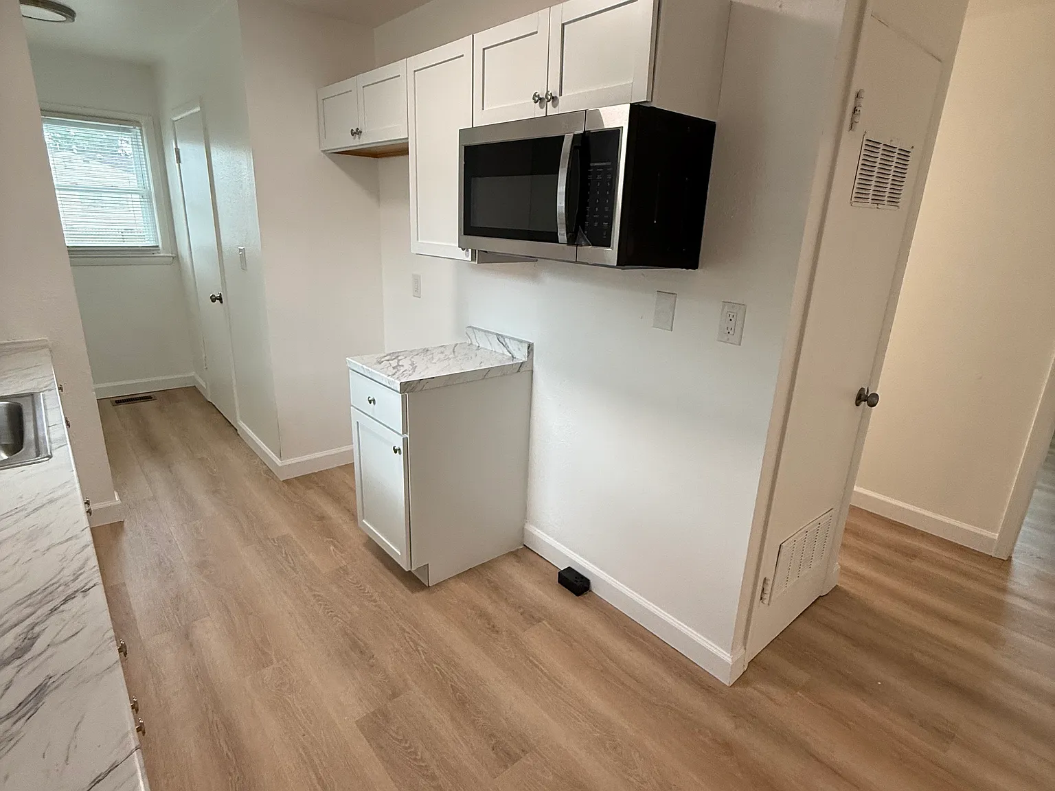 4 bed, 1.5 bath, 1150 sqft, $1,300 — Photo 3