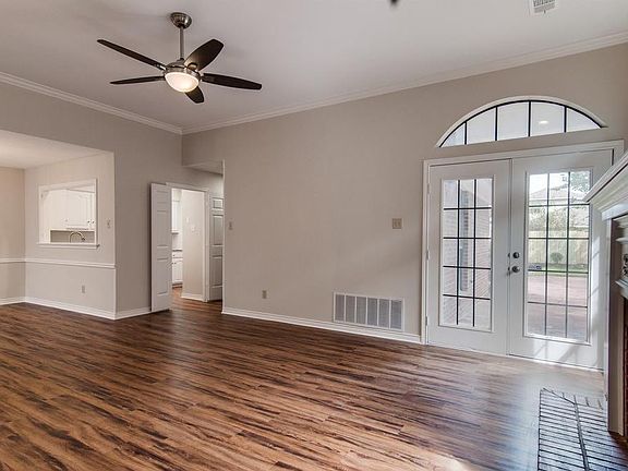 3rd image of 734 Monique Ct