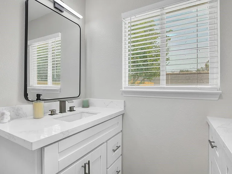 1703 Ansbury Dr — Photo 27