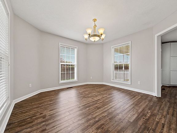 5th image of 3121 Kave Dr