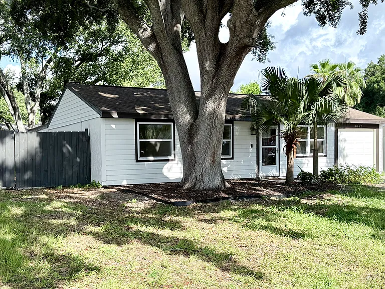 3042 Hanna Ct — Photo 1