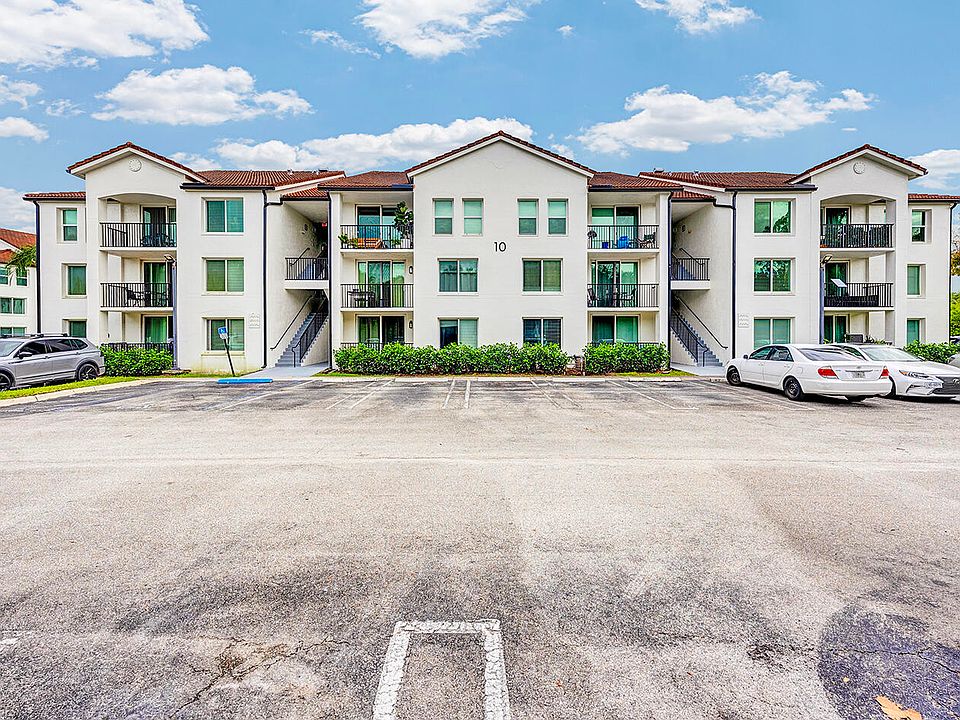 1st image of 1010 Villa Circle