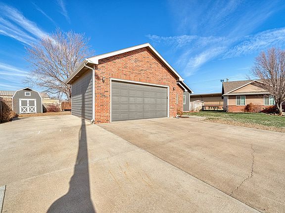 2nd image of 1003 Piercy Ct