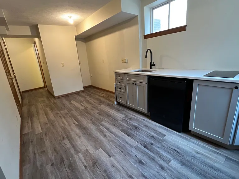 4837 Lowell Ave #B — Photo 4