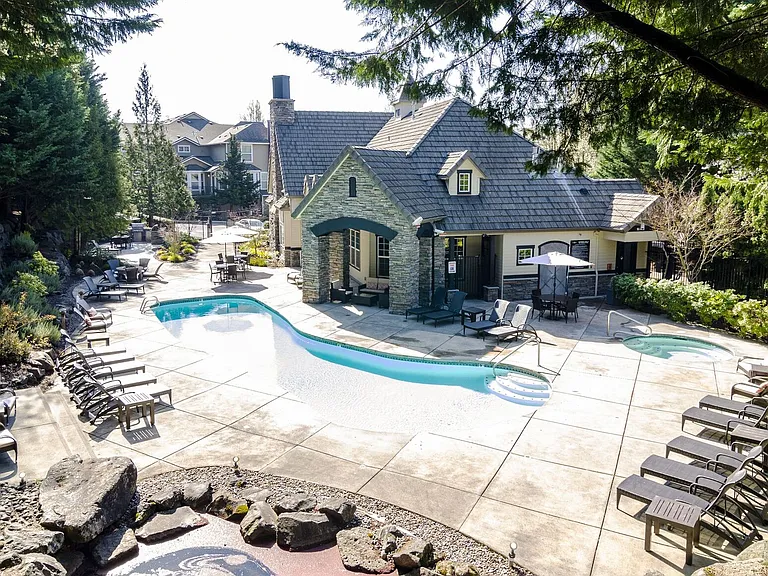 seasonal pool