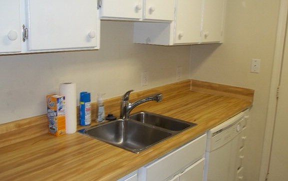 4th image of 123 S Island Square Dr