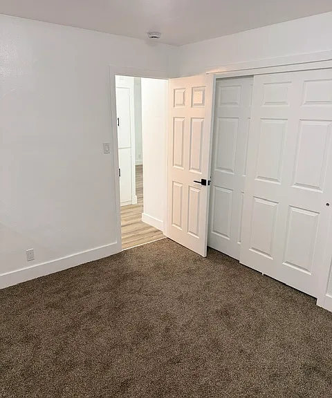 995 E Taylor St — Photo 9