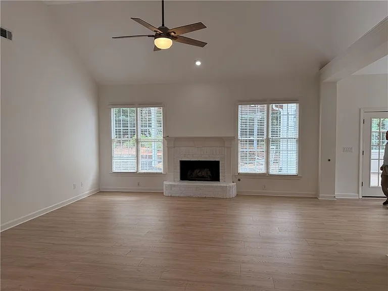 325 North Ct — Photo 4