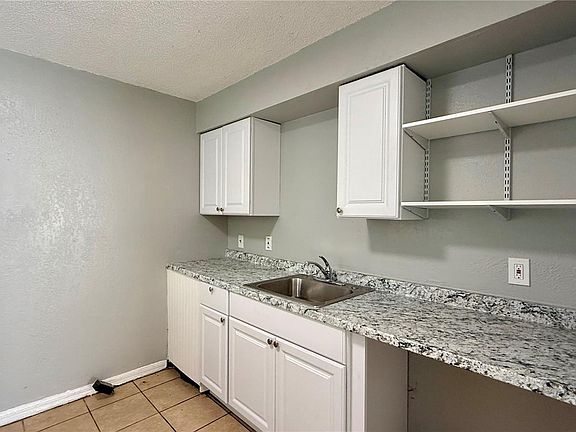 4th image of 205 Mill St