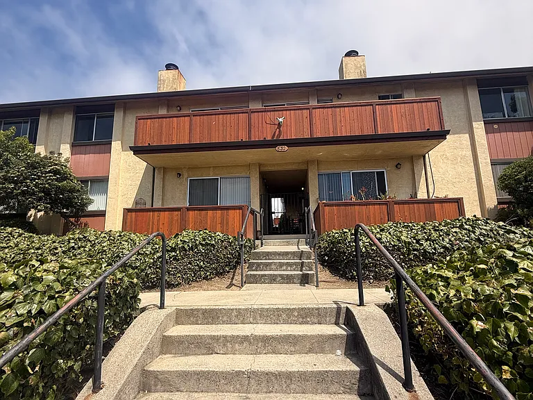632 Kearney St #8 — Photo 1