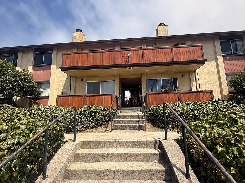 632 Kearney St #8