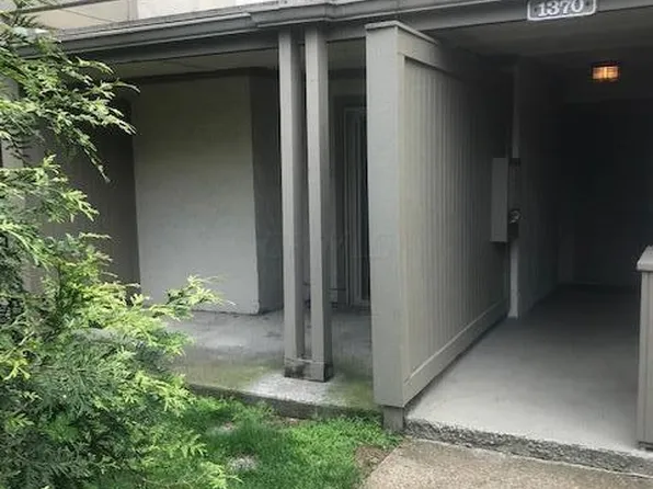 1370 Lake Shore Dr, Columbus, OH 43204