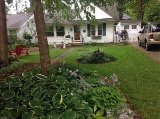 399 Oak Cliff Dr, Bay Village, OH 44140