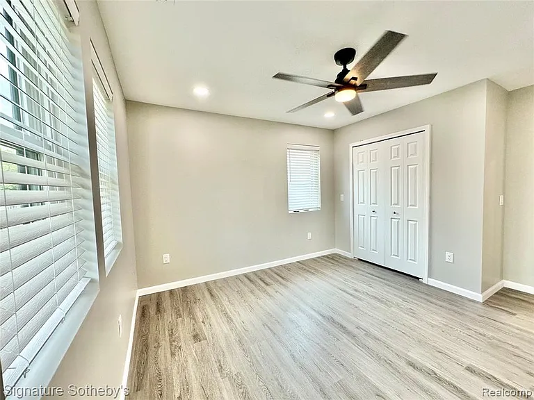 442 Ardmore Dr — Photo 42