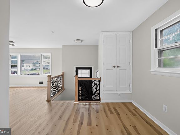 5th image of 7608 Devries Dr