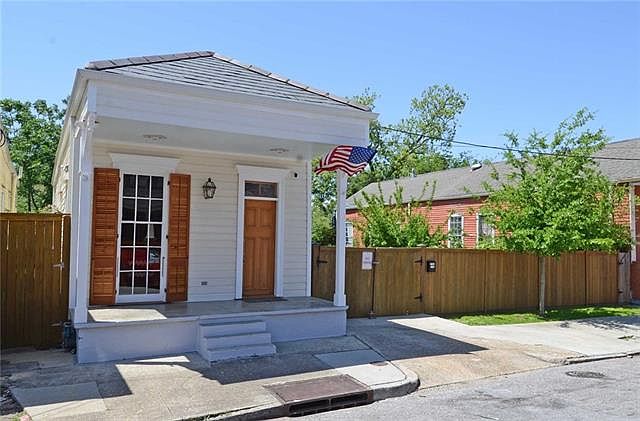 1st image of 1220 Louisa St
