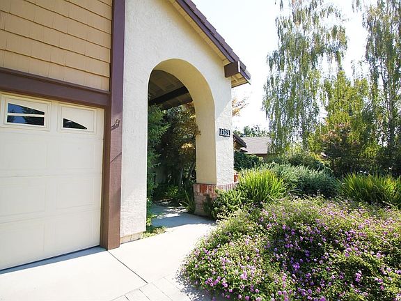 3rd image of 1135 Garaventa Way