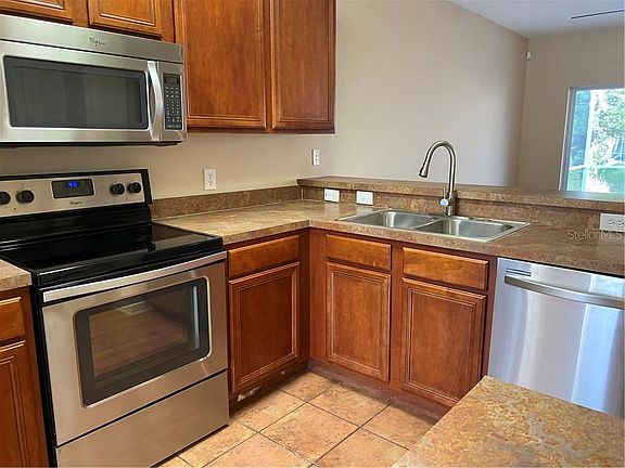 5th image of 15727 Fishhawk Falls Dr