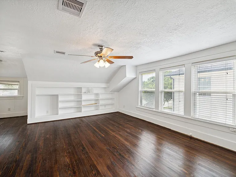 2611 Isabella St — Photo 10