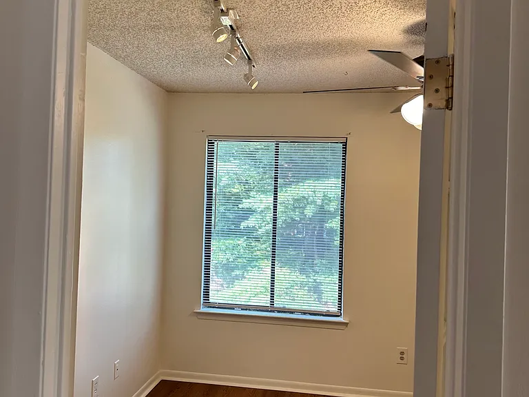 74 Park Gate Dr — Photo 33
