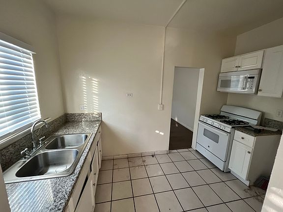 3rd image of 906 S Breed St Unit B