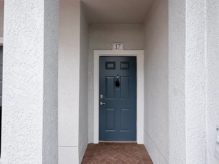 2334 Grand Central Pkwy #17 — Photo 6