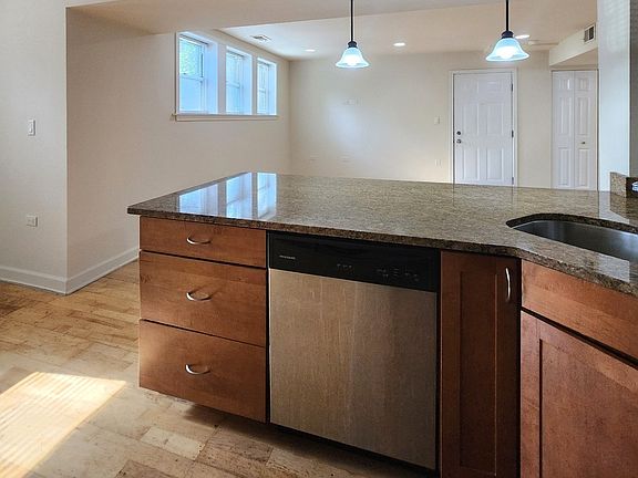5th image of 6301 N Francisco Ave #6301