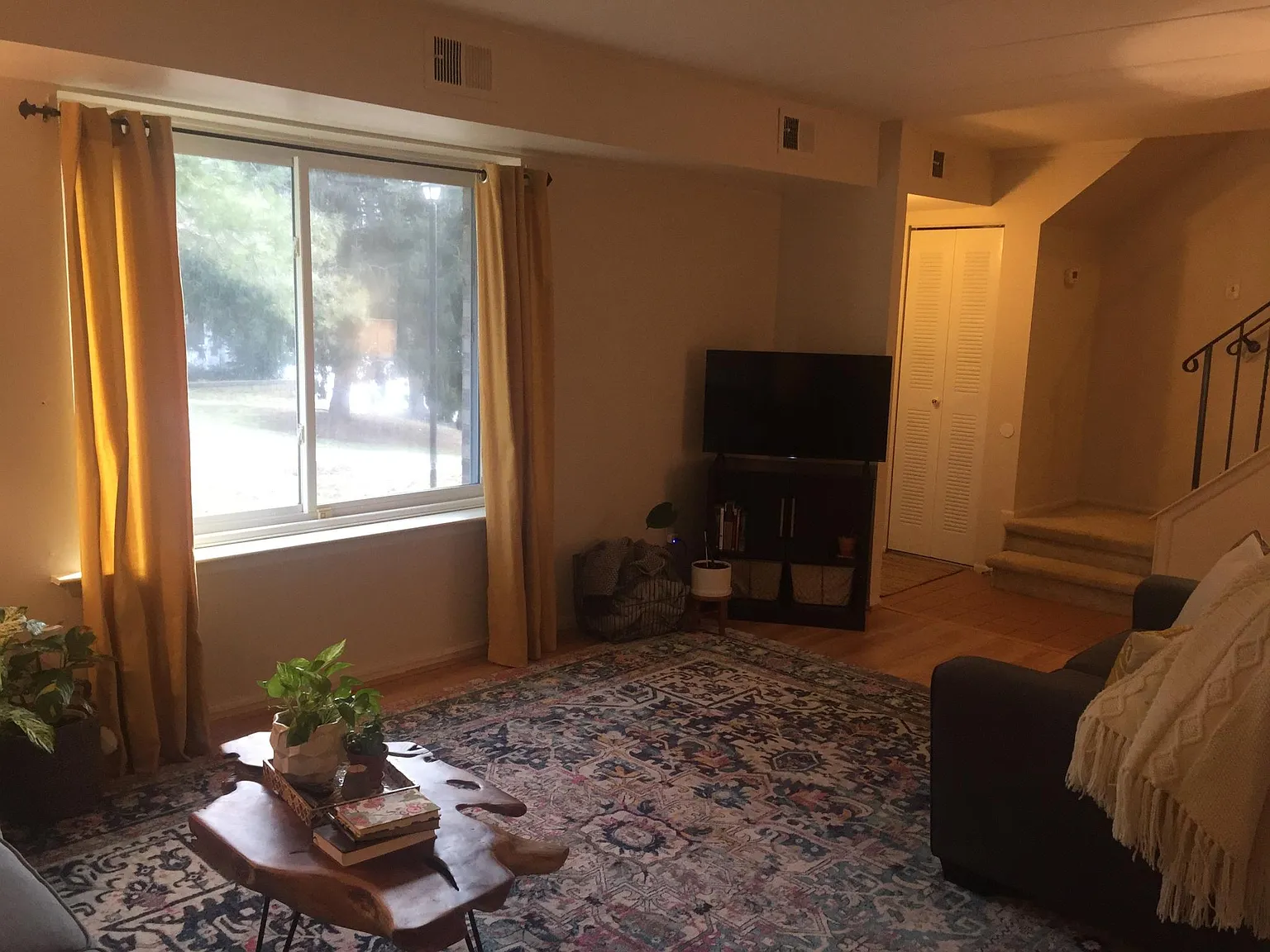 2 bed, 1.5 bath, 1200 sqft, $1,800 — Photo 4