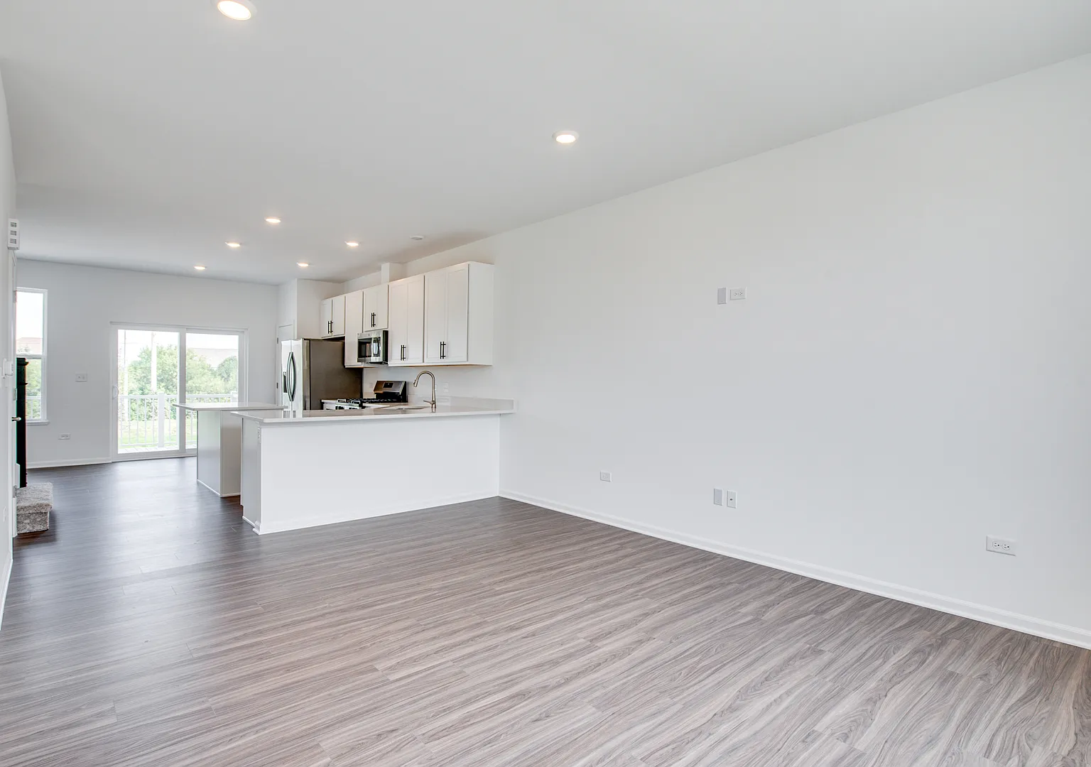 3 bed, 2.5 bath, 1764 sqft, $2,700 — Photo 2