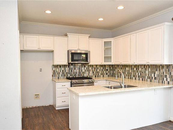 5th image of 7169 Las Palmas Dr