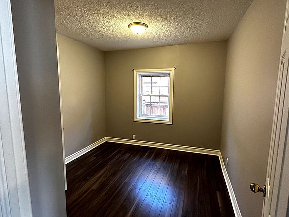 2nd image of 86 Bond Cres