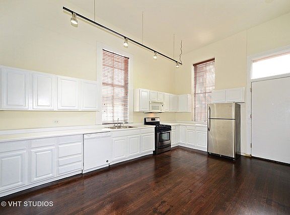 4th image of 1215 W Grand Ave APT 1R