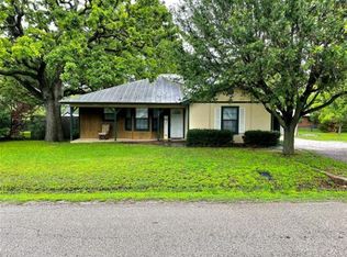 715 N Avenue A, Springtown, TX 76082