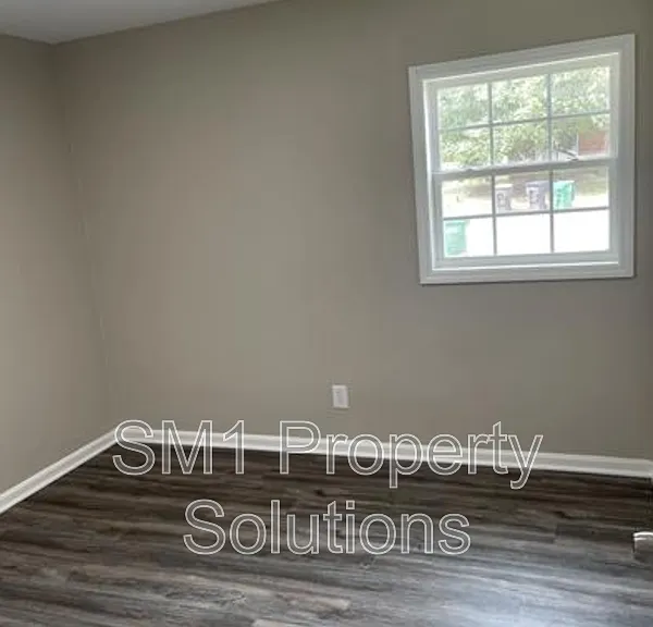 104 Lawndale Ave — Photo 8