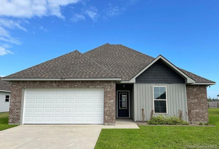 1st image of 1809 Park Place Dr