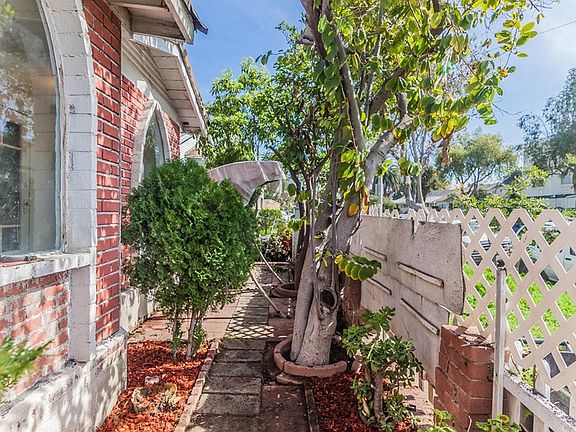 5th image of 101 E Spruce Ave