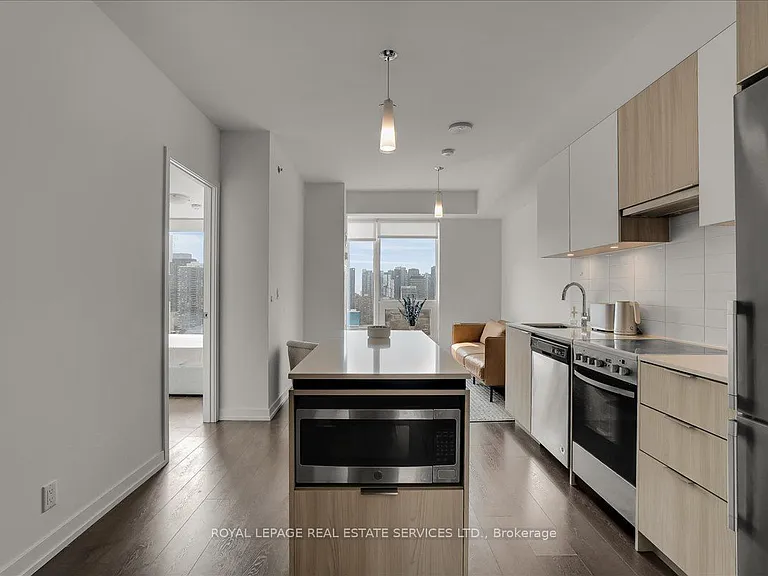 203 College St #2209 — Photo 8