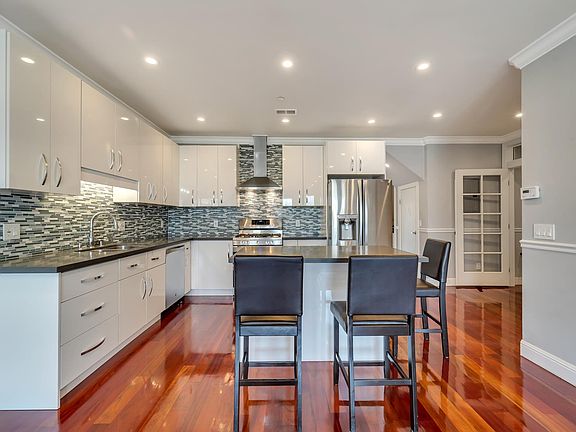 3rd image of 656 3rd Ave #656