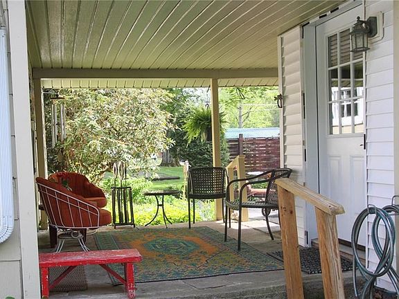 3rd image of 9 Gifford Ave