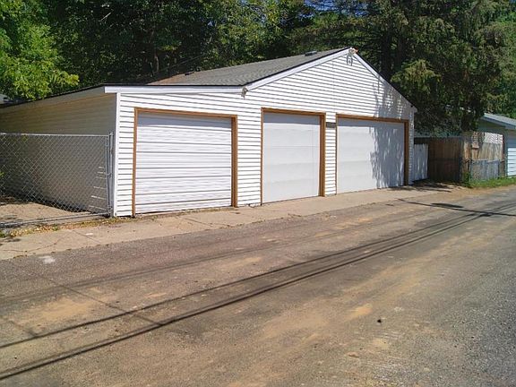 2nd image of 1828 Hawthorne Ave E