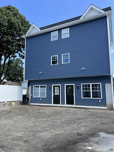 27 Pearl St #4 Photo 1