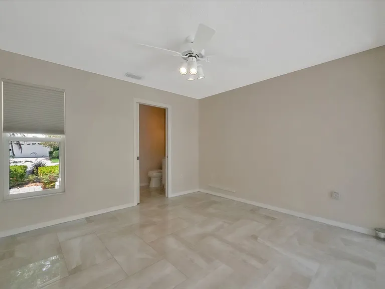 1016 Harbor Town Dr — Photo 22