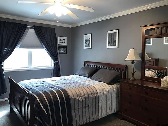 5th image of 77 Woodside Dr