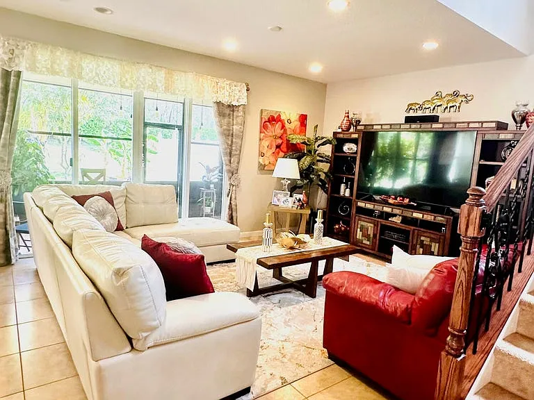 9205 Dupont Pl — Photo 13
