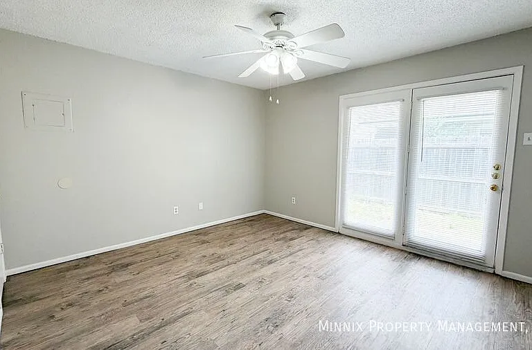 7303 Avenue X #105 — Photo 10
